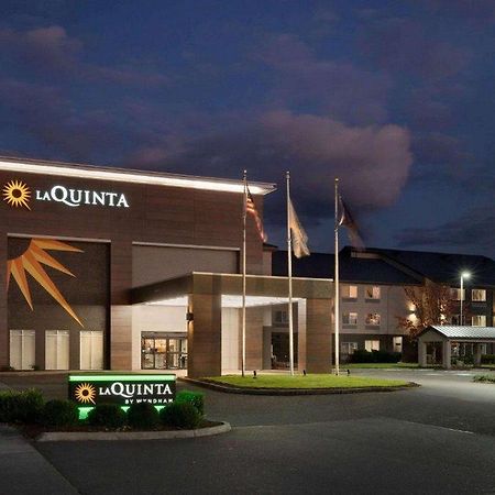 La Quinta Inn & Suites By Wyndham Springfield Exterior photo